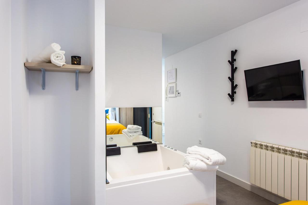 Apartamentos Hervas Suites Exterior photo